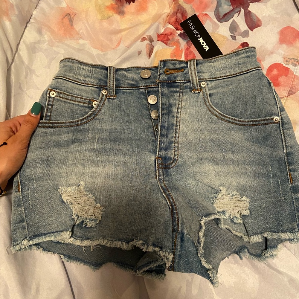 BRAND NEW HIGH WAISTED DISTRESSED DENIM CUTOFF SHORTS XS NWT